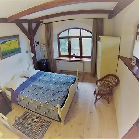 U Idalii סטארה יוצ'י