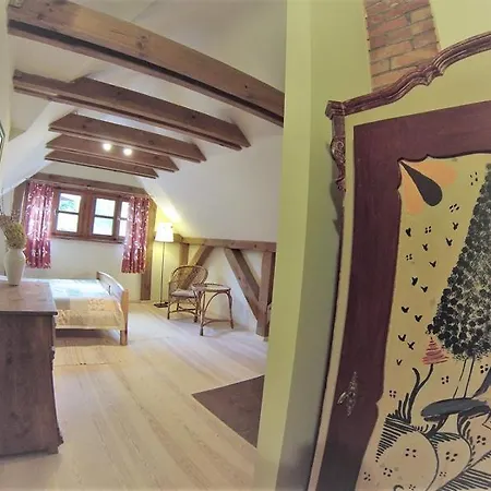 לינה וארוחת בוקר U Idalii סטארה יוצ'י