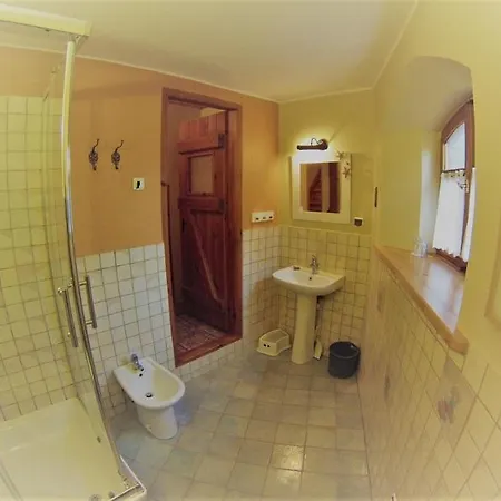 לינה וארוחת בוקר U Idalii *